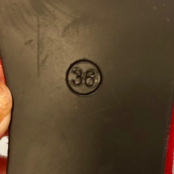 AMOJI Girls Dress Shoes, LIKE NEW, Red Faux Suede, Size 36 (US Kids 4-4.5) - Picture 5 of 8